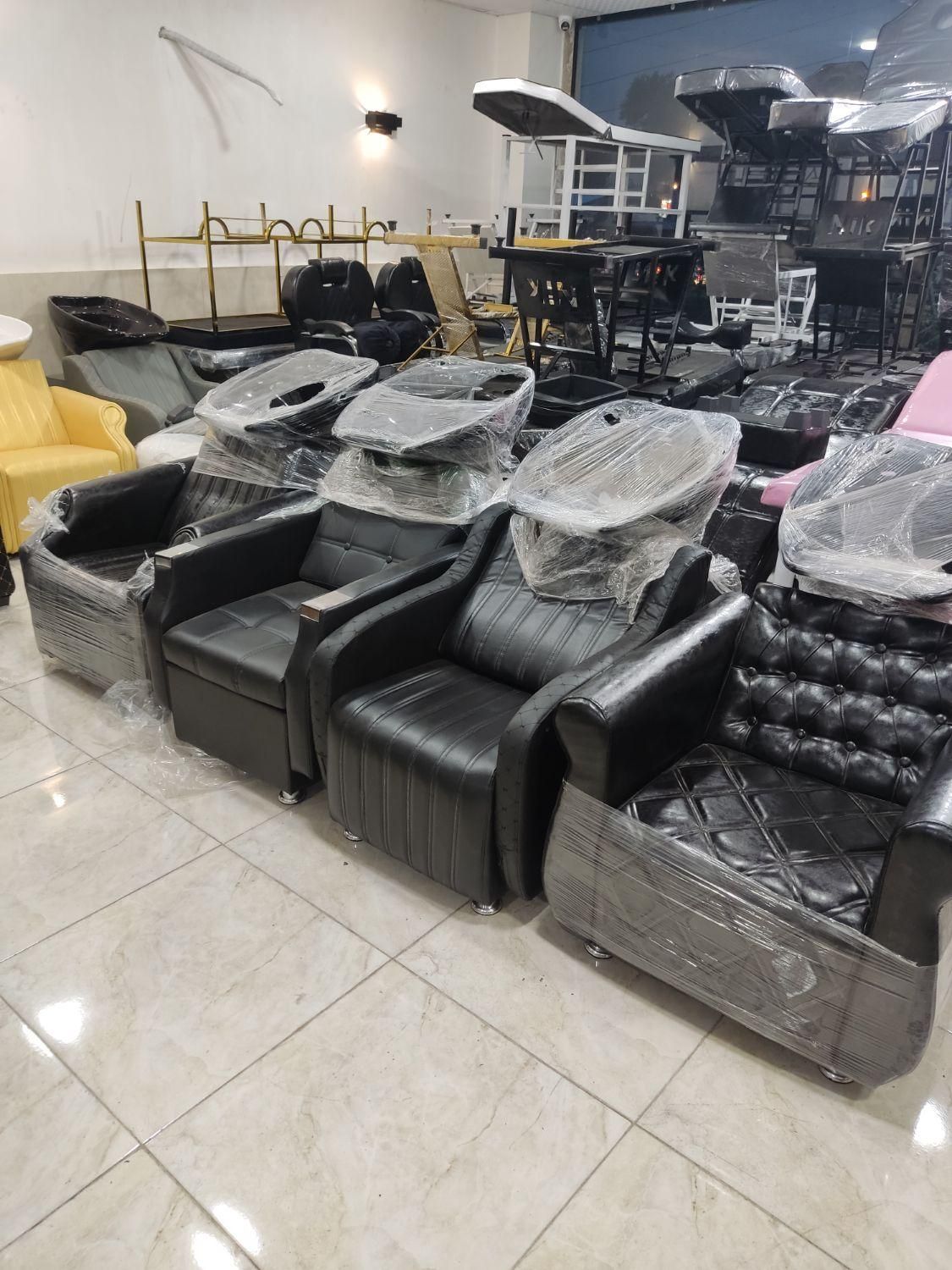 سرشور  مبلی نشسته کاسه متحرک|آرایشگاه و سالن‌های زیبایی|رشت, امین الضرب|دیوار