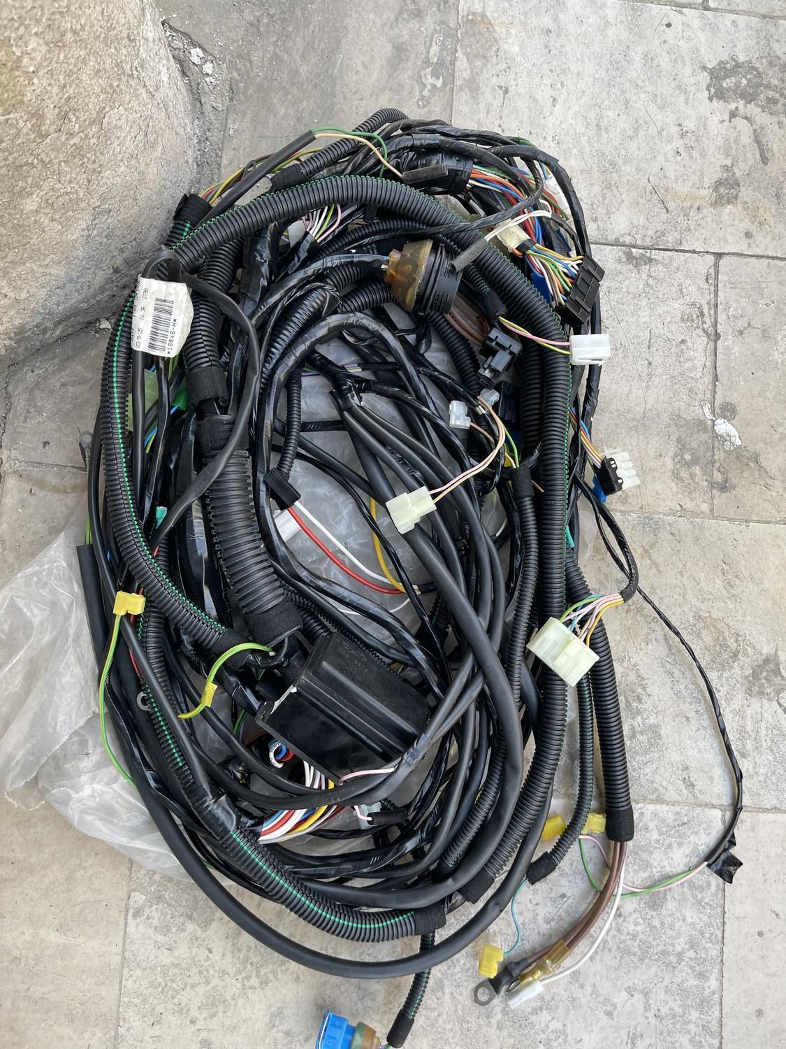 پخش سیم کشى کابین (جعبه فیوز) پیکان سوارى|قطعات یدکی و لوازم جانبی|شوش, |دیوار