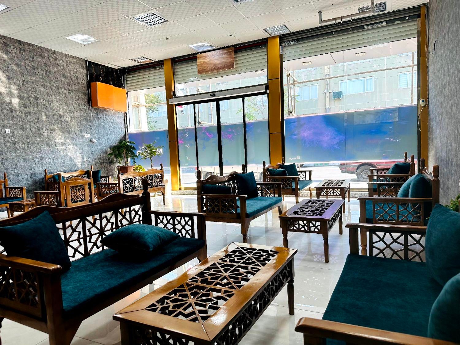 نیمکت چوبی کافه قلیان|صندلی و نیمکت|تبریز, |دیوار