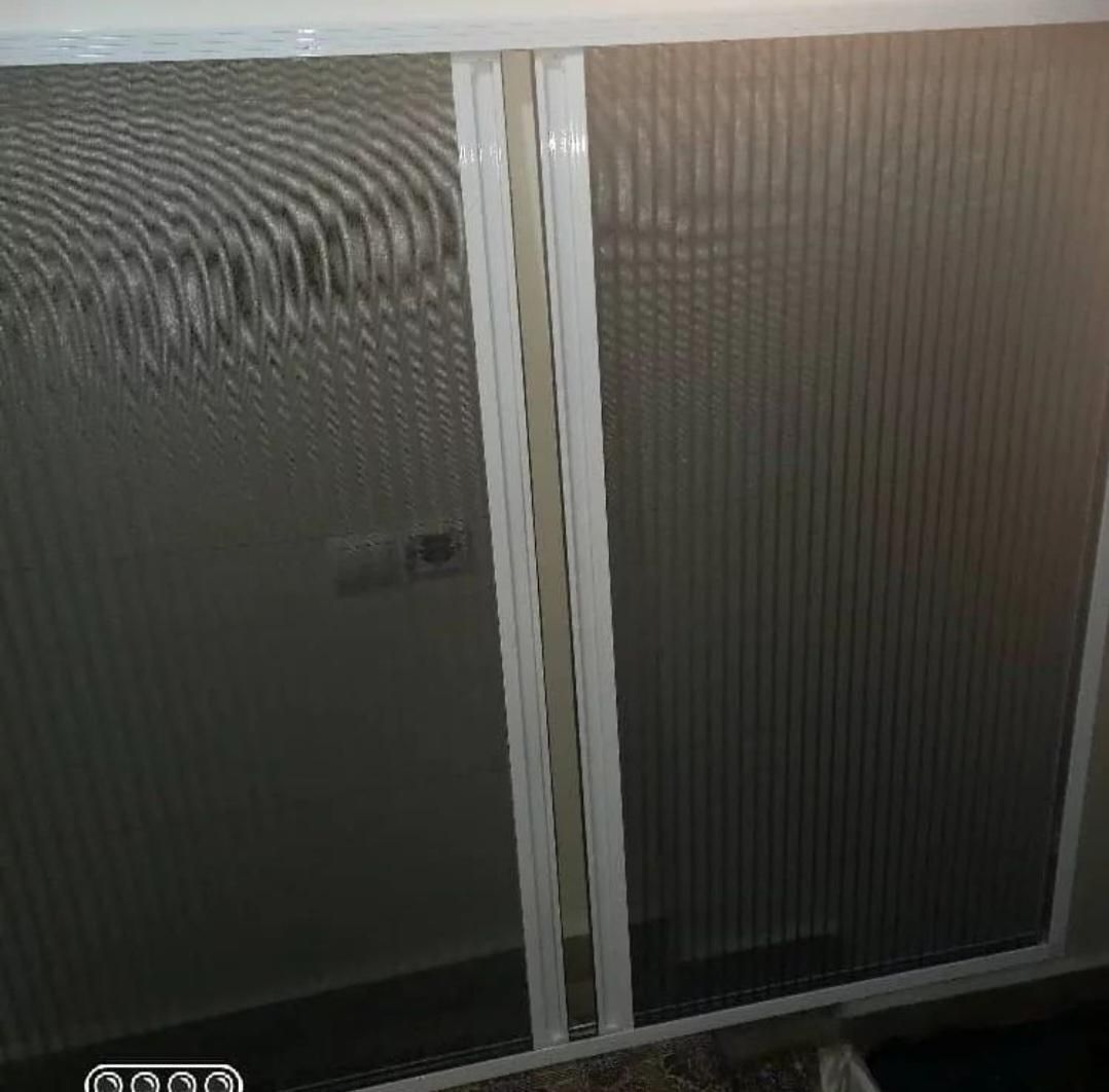 توری پلیسه ای ،رگلاژ، تعمیر، نصب در وپنجره upvc|خدمات پیشه و مهارت|تبریز, |دیوار
