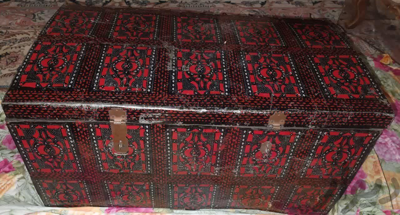 صندوق قدیمی و میز جلو مبلی|صنایع دستی و سایر لوازم تزئینی|مشهد, فرامرز عباسی|دیوار