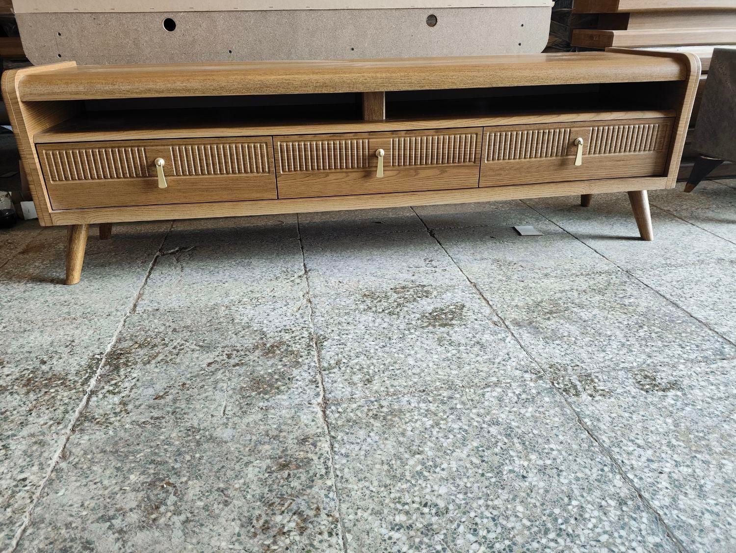 میز تلویزیون پایه چوبی مدل بوگات|میز تلویزیون|اصفهان, ناژوان|دیوار