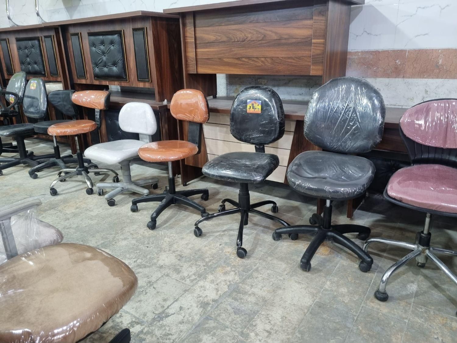 میز و صندلی. نیلپر اداری|دفتر کار|مشهد, شفا|دیوار