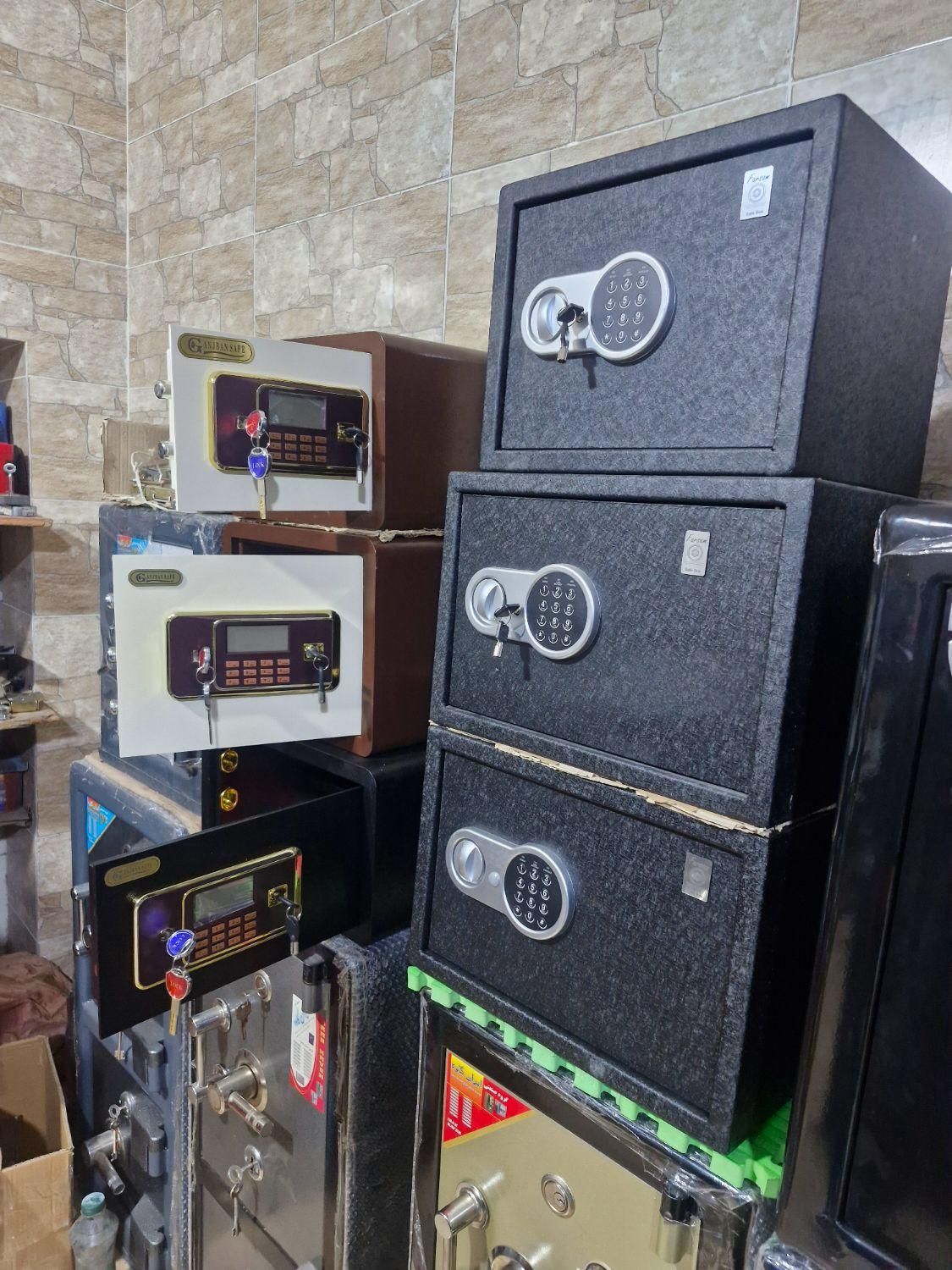 فروش گاوصندوق خانگی و زیر ویترینی گاو صندوق|ابزارآلات|تبریز, |دیوار