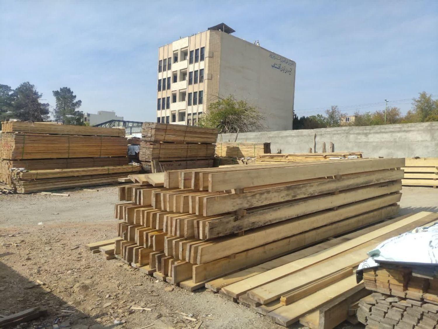 چوب. روسی تخته چند لایی پلای وود لمبه|عمده‌فروشی|اصفهان, جنیران (لادان)|دیوار