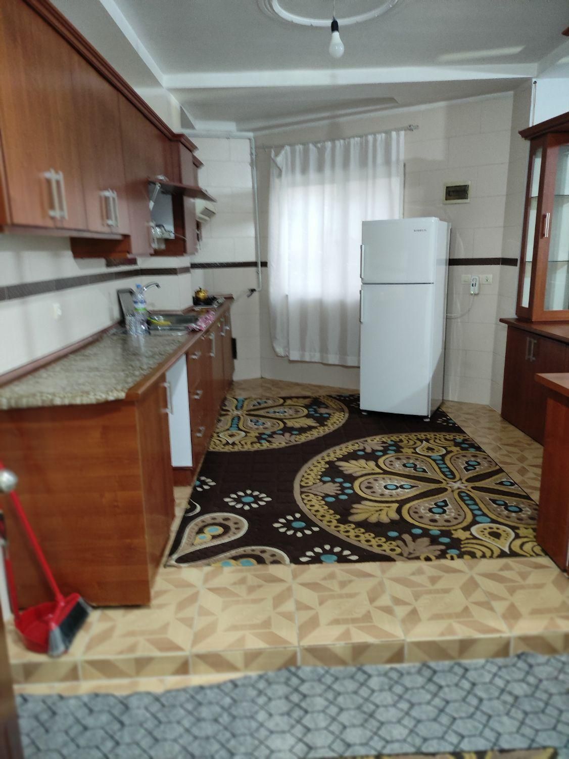 اپارتمان سه طبقه طبقه اول اجاره|اجارهٔ کوتاه‌مدت آپارتمان و سوئیت|بندر انزلی, معلم|دیوار