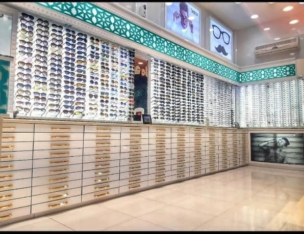 بزرگترین نمایشگاه طبقاتی عینک در قم عینک الماس|زیورآلات و اکسسوری|قم, حاج زینل|دیوار