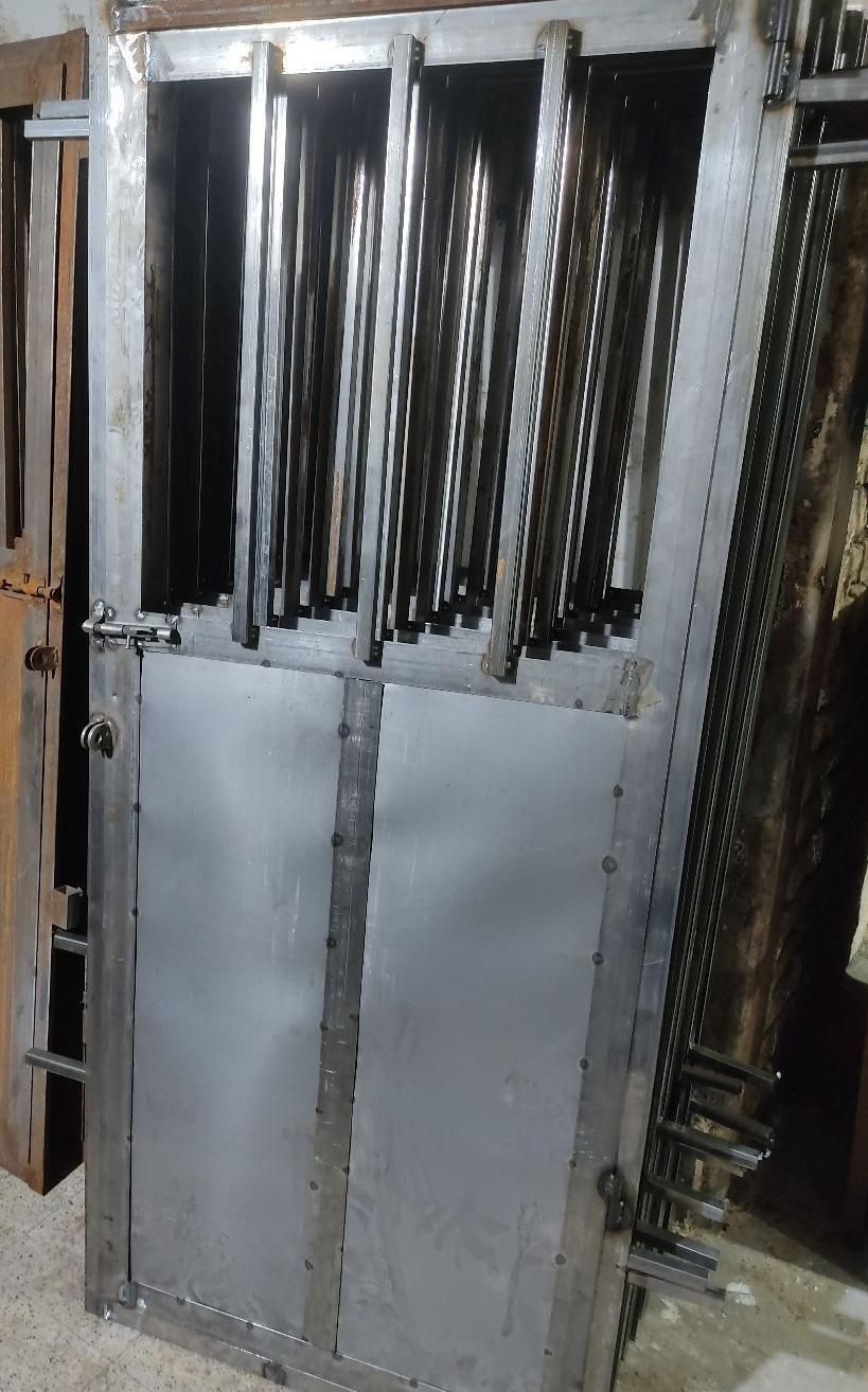 در خرپشته در آهنی درب انباری آماده (کد ۱۳۴)|مصالح و تجهیزات ساختمان|مشهد, نوید|دیوار