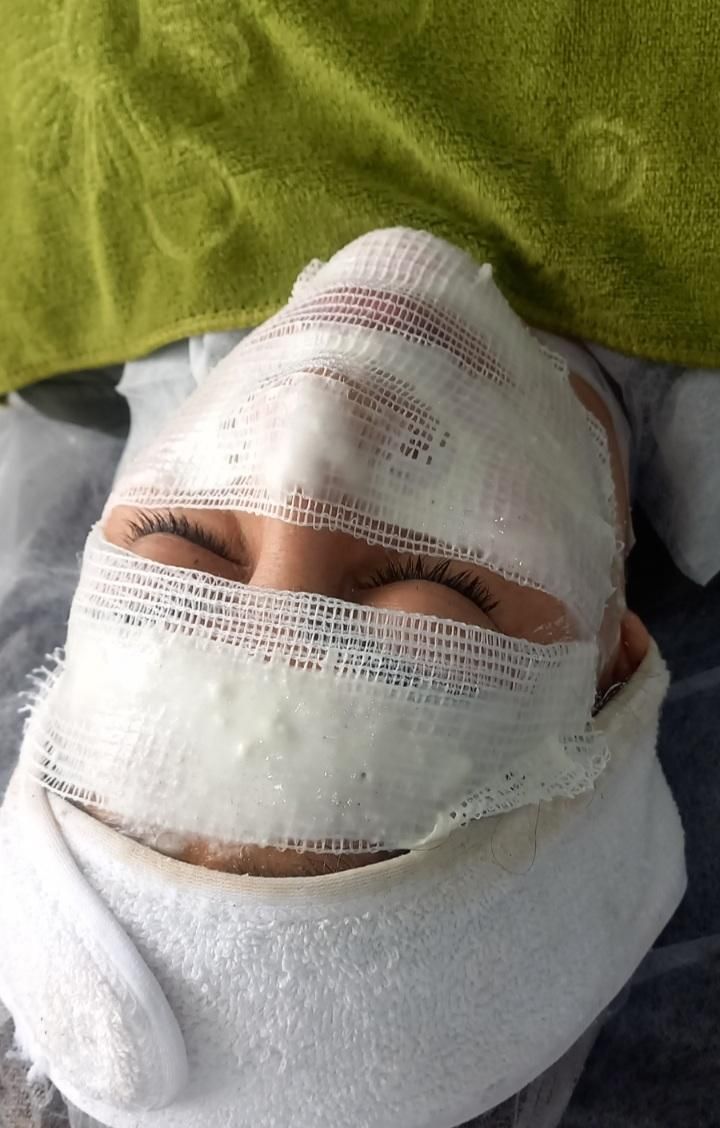 پاکسازی پوست حرفه ای خانم و اقایون در کلینیک|خدمات آرایشگری و زیبایی|اراک, |دیوار