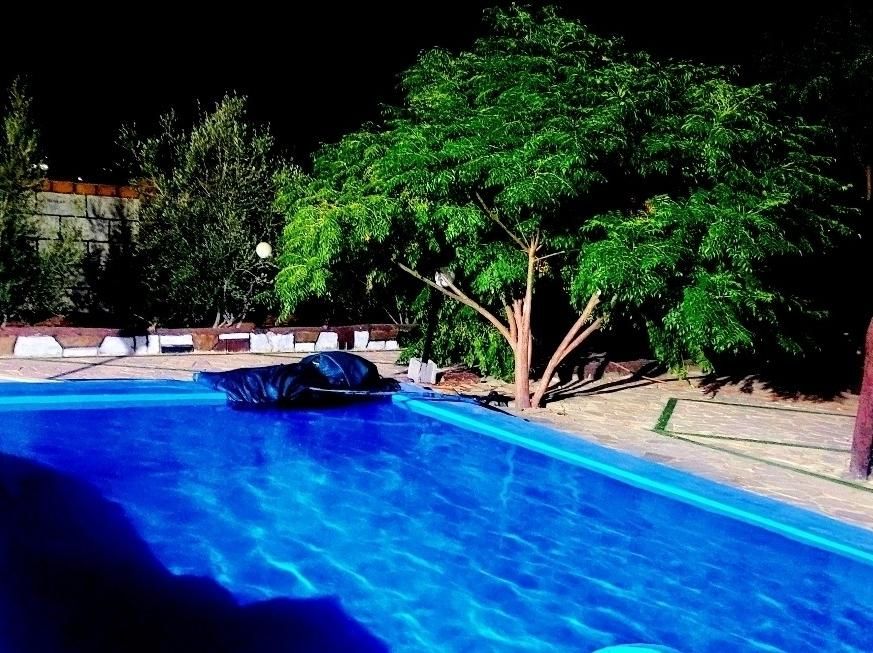 اجاره باغ مبله|اجارهٔ کوتاهمدت ویلا و باغ|شیراز, بید زرد|دیوار