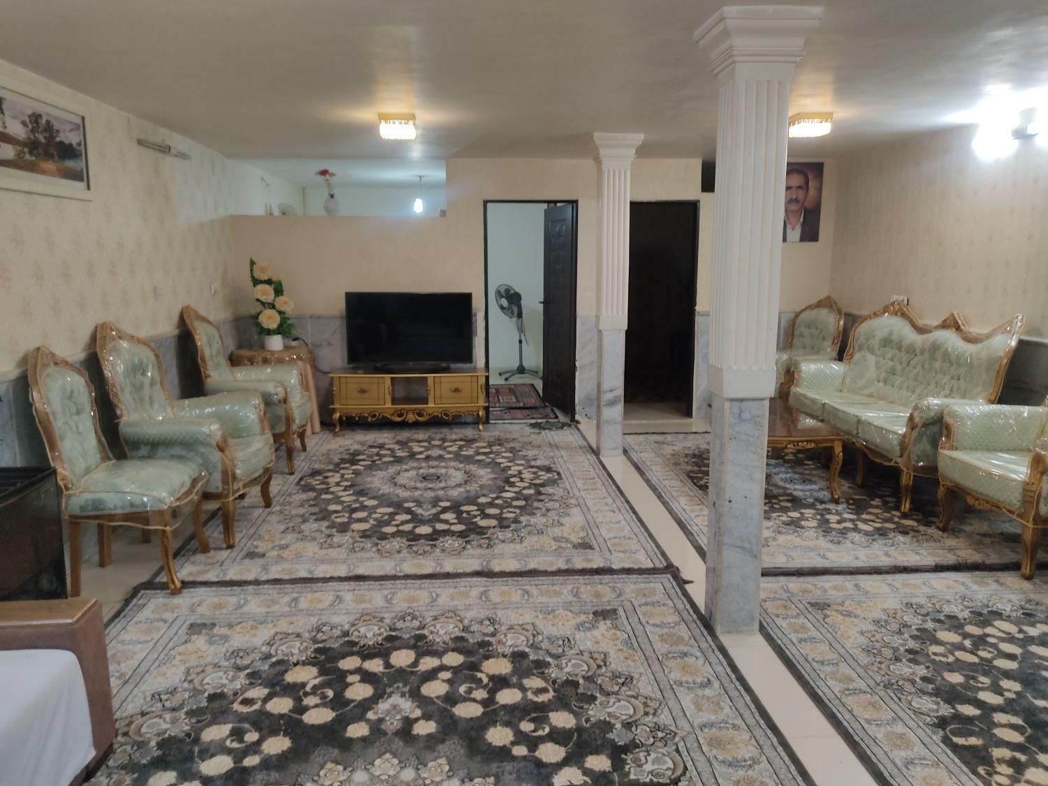 آپارتمان 130 متری / همکف/  با پارکینگ اختصاصی|فروش آپارتمان|مشهد, گاز|دیوار