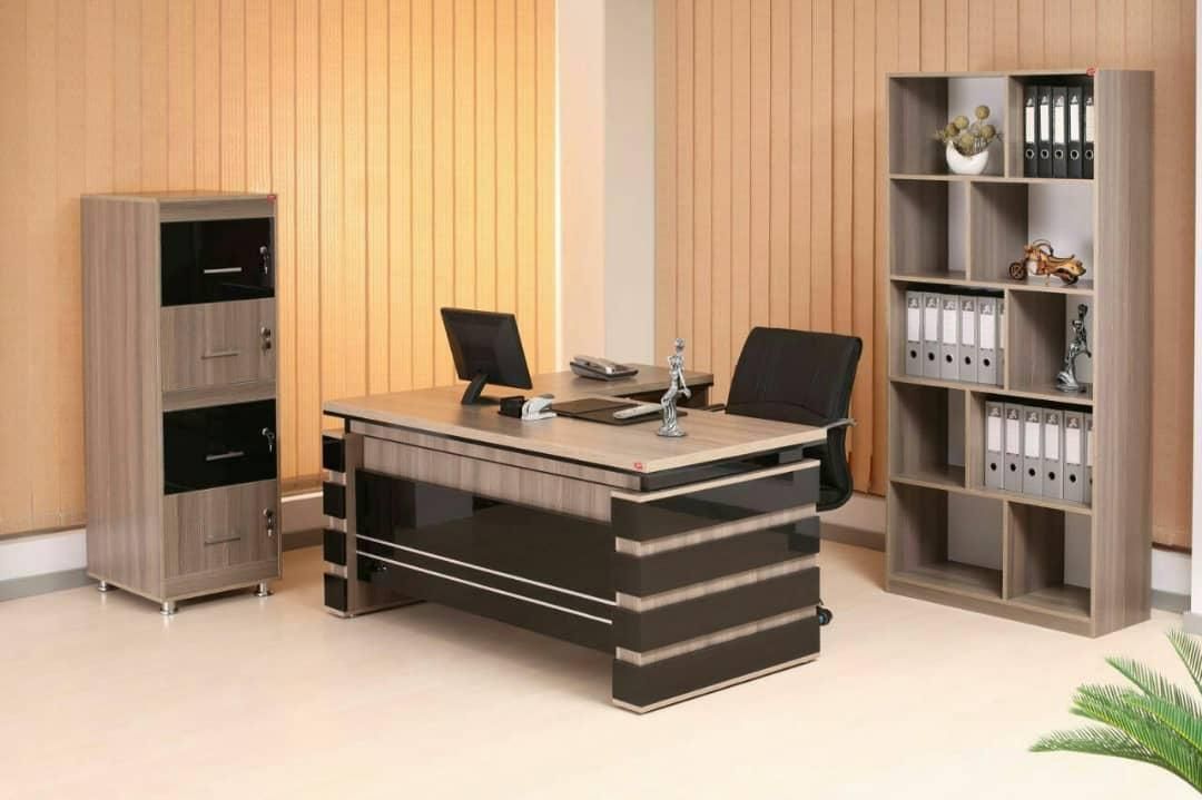 میز اداری و صندلی و مبل کلاسیک|دفتر کار|تهران, شهرک ولیعصر جنوبی|دیوار