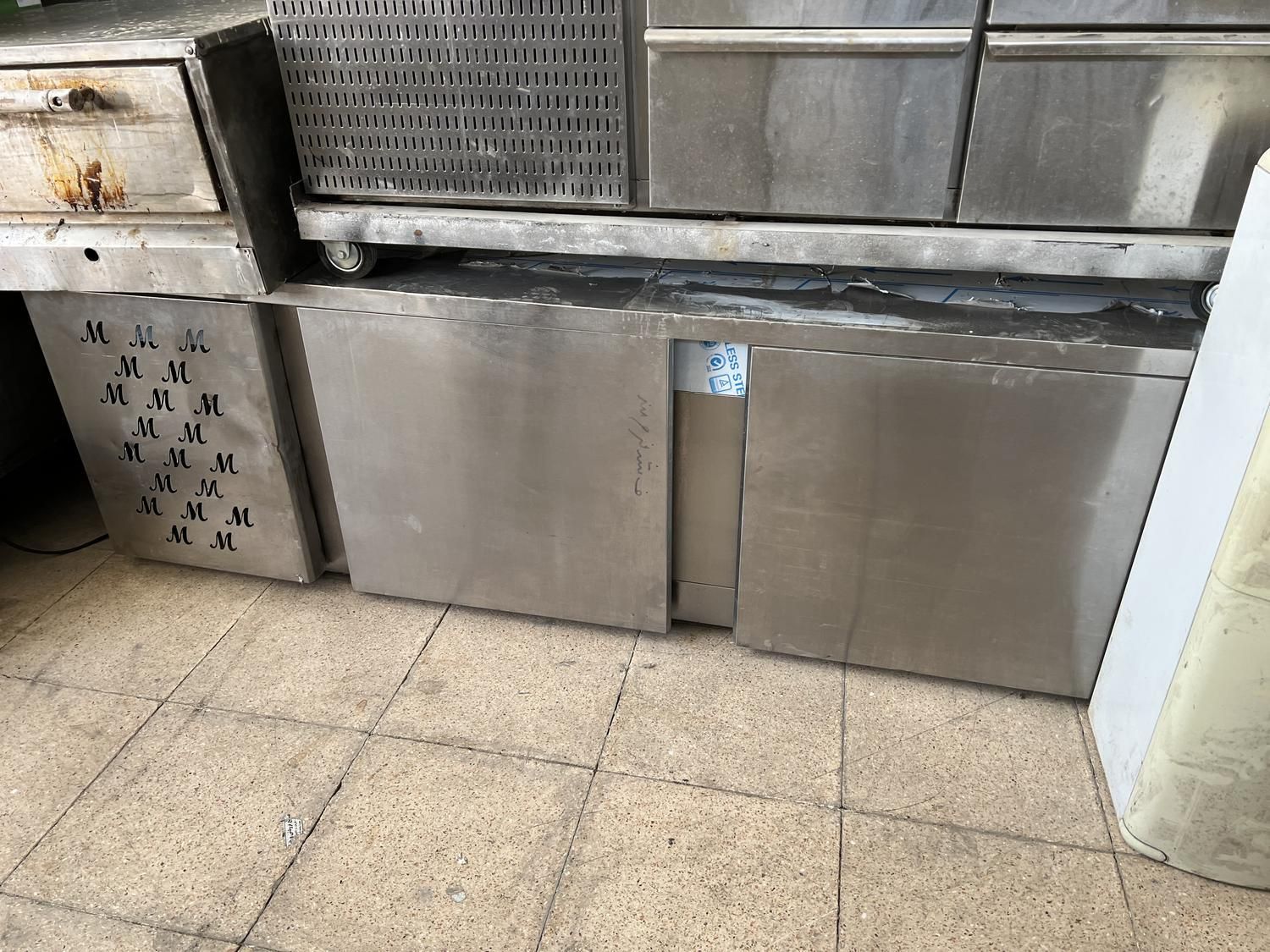 فریزرزیرگریل|کافی‌شاپ و رستوران|اصفهان, هفتون|دیوار