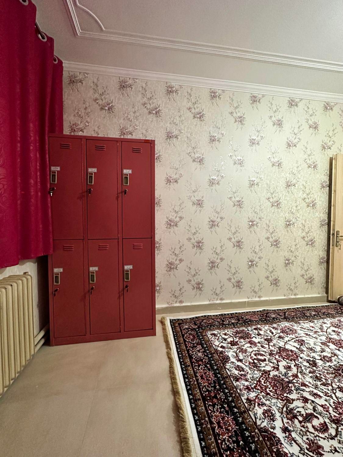خوابگاه دخترانه ساحل تخفیف ویژه برای ترم تابستان|اجارهٔ کوتاه‌مدت آپارتمان و سوئیت|تبریز, |دیوار