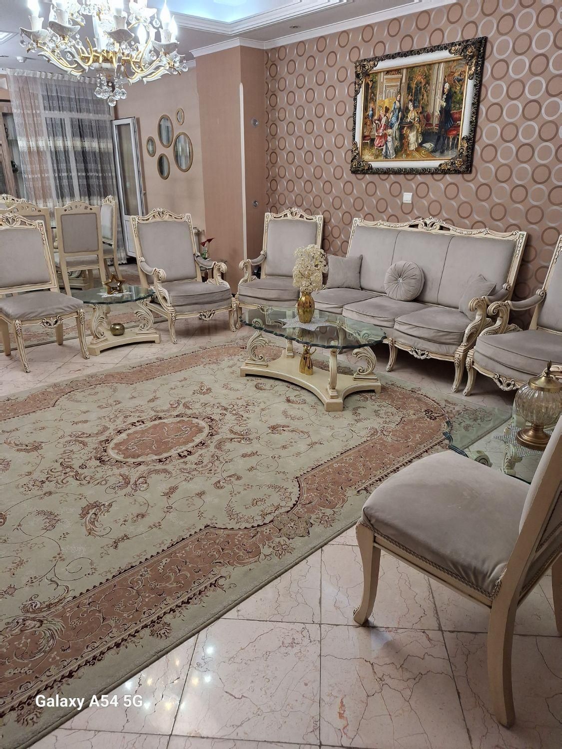 مبل استیل ۹نفره ومیژ ناهارخوری ۸تفره چوب گردو|مبلمان خانگی و میز عسلی|تهران, دانشگاه علم و صنعت|دیوار