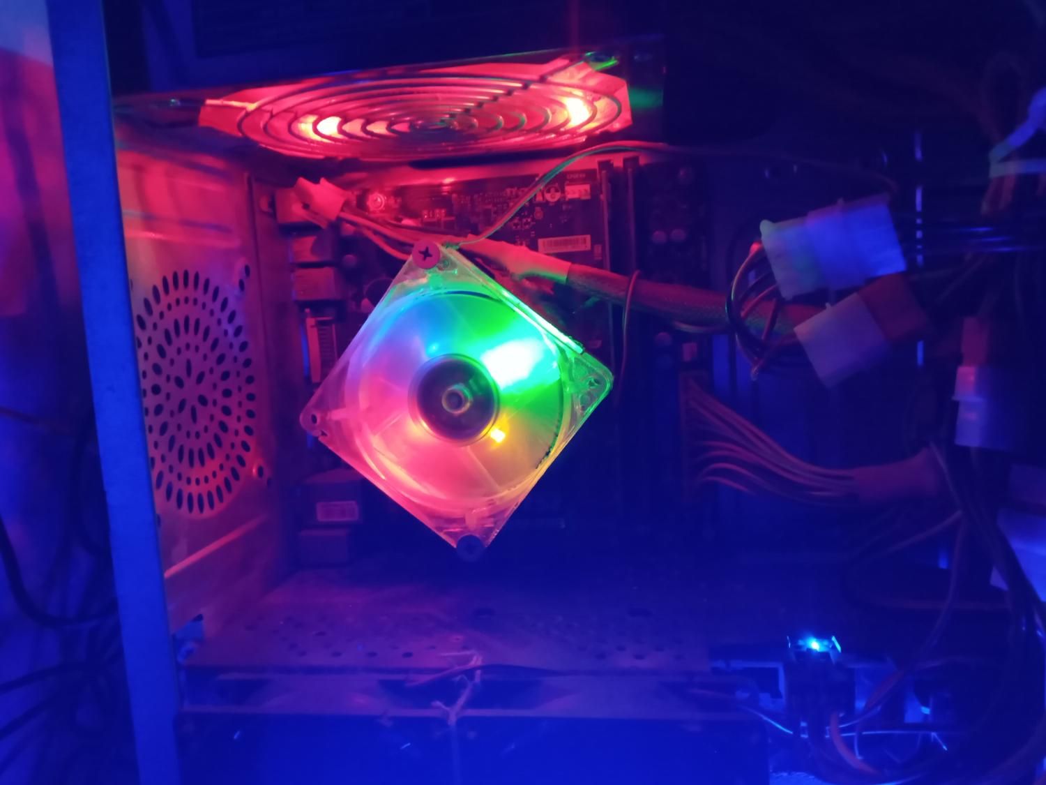 کیس گیمینگ rx 580|رایانه رومیزی|تالش, هشتپر|دیوار