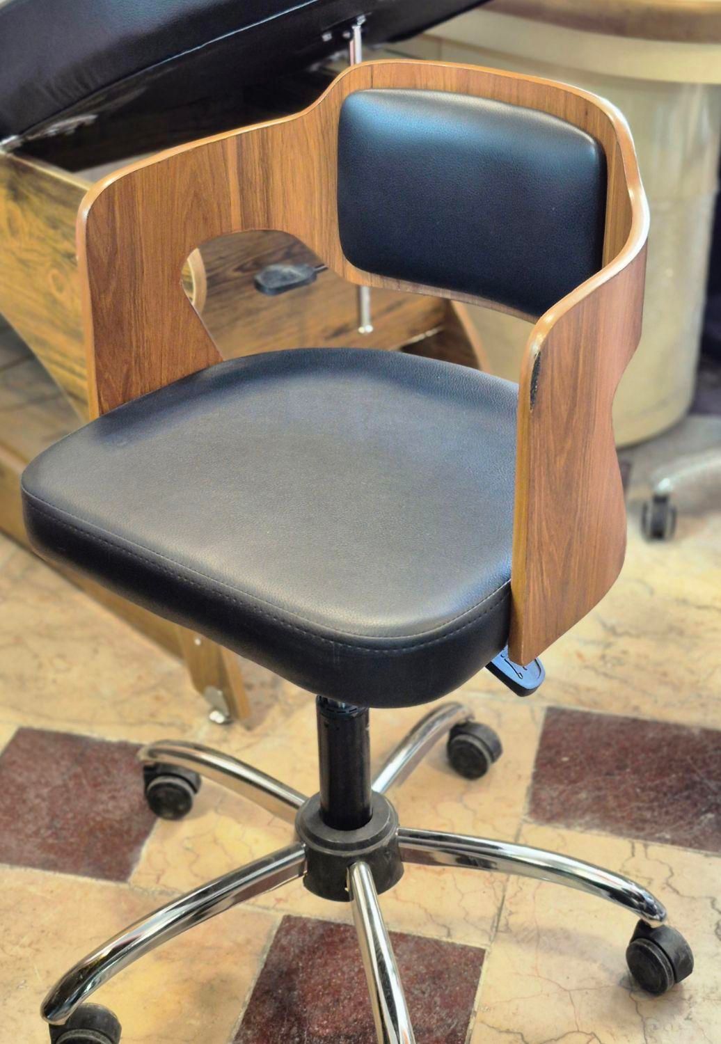 صندلی استاد کار ناخن/سالن زیبایی|آرایشگاه و سالنهای زیبایی|خمینیشهر, |دیوار