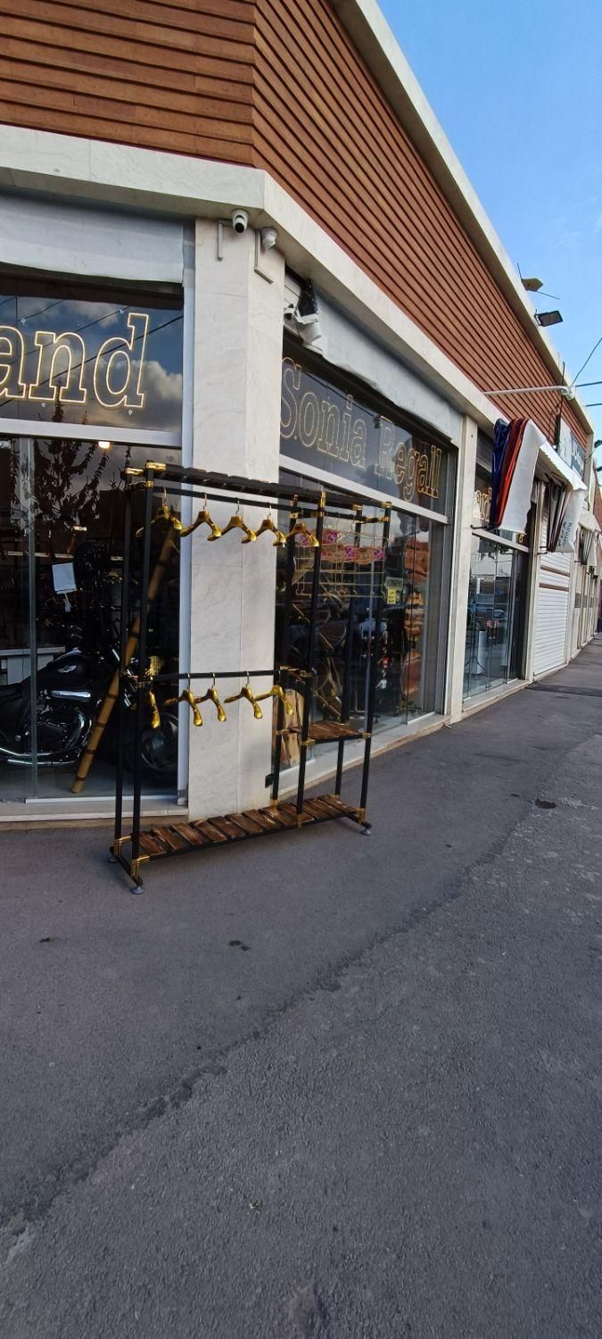 رگال استند مشکی طلایی چوبلباسی خور|جاکفشی، کمد، دراور|اصفهان, پوریای ولی|دیوار