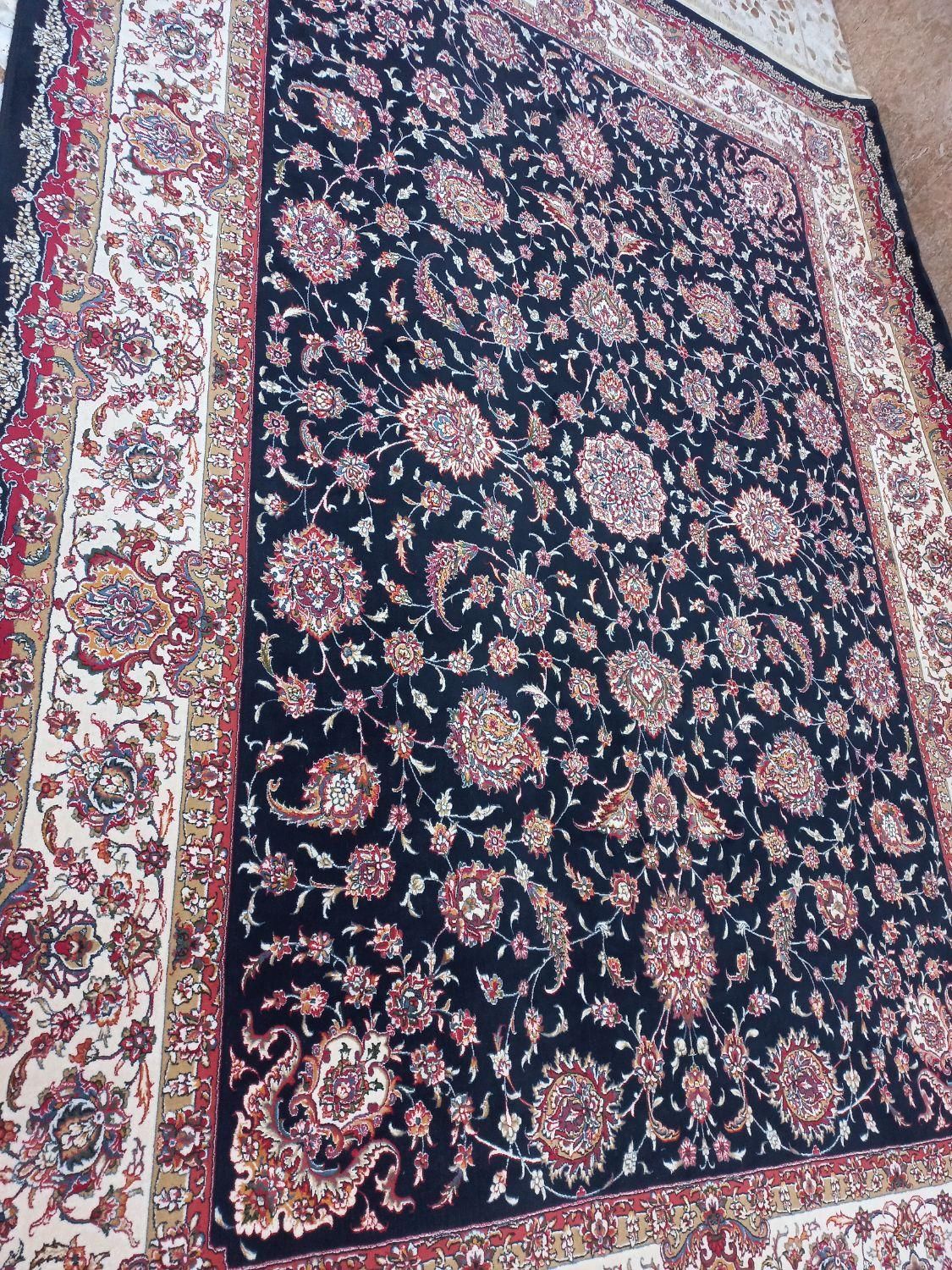 یک تخته فرش ۹متری سالم ۱سال خریدم نو تمیز|فرش|قائم‌شهر, |دیوار