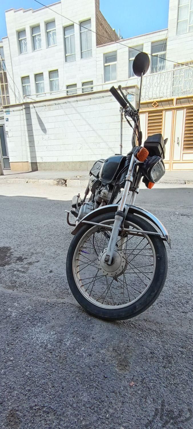 متور هندا 125 همراه با دوچرخه|موتورسیکلت|اراک, |دیوار