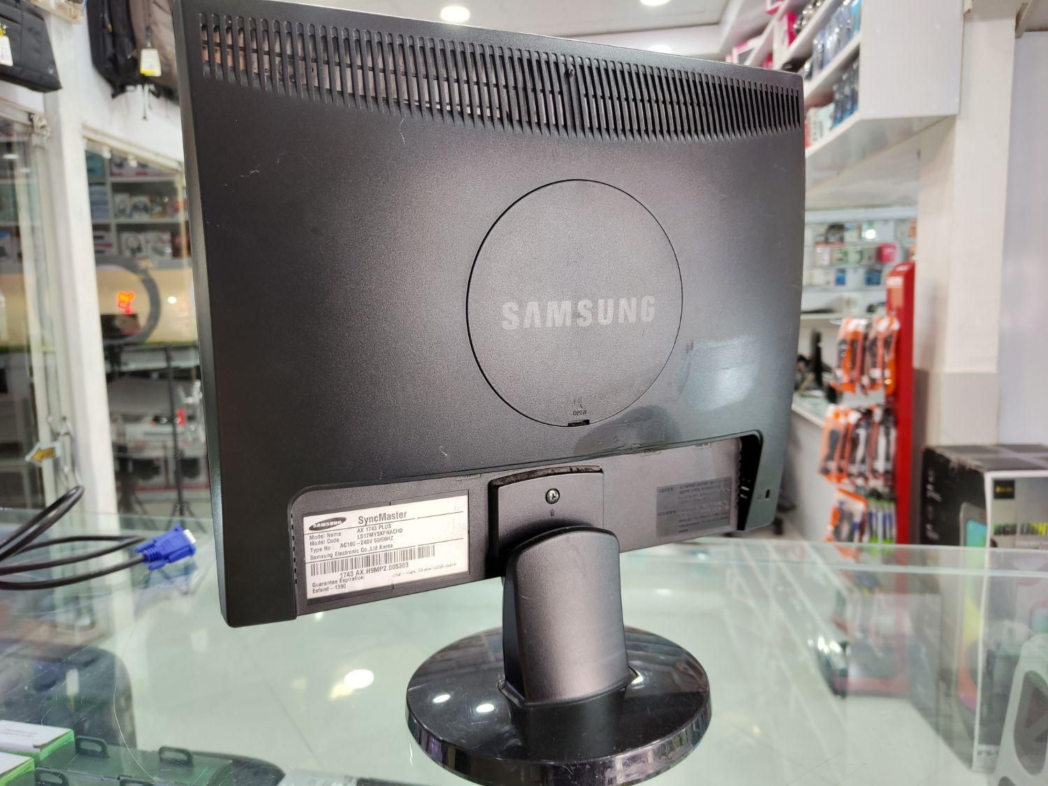 مانیتور Samsung 17 LCD|قطعات و لوازم جانبی رایانه|سبزوار, |دیوار