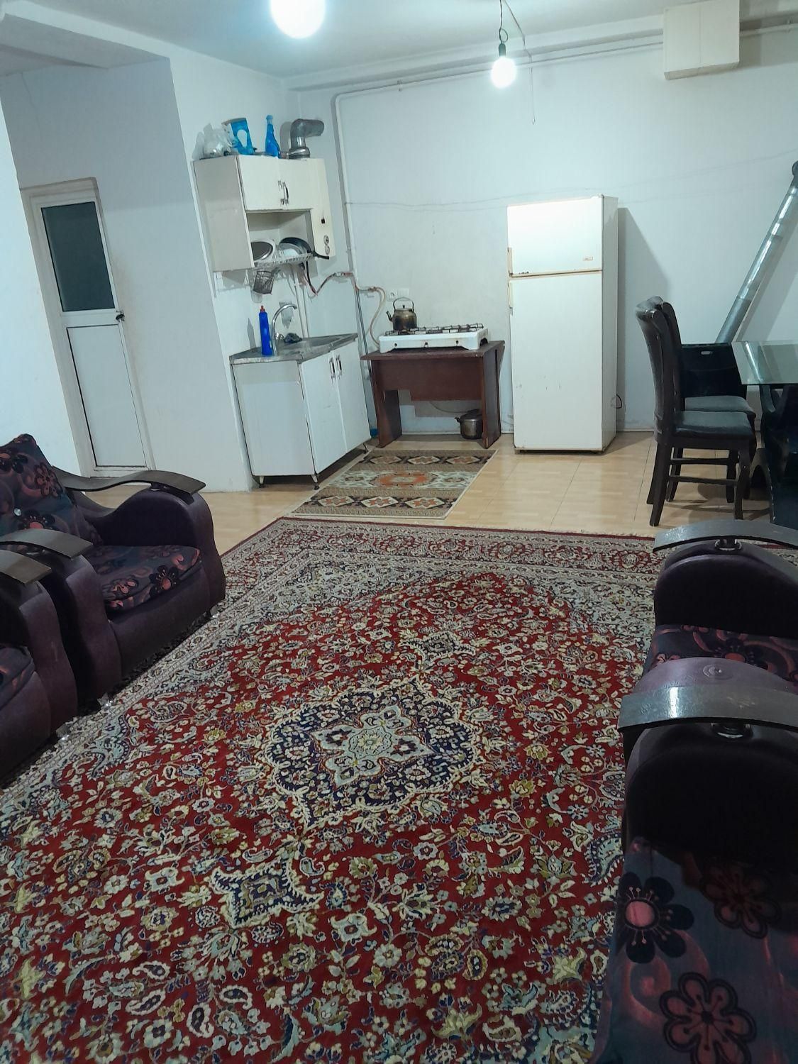 چسبیده به بازارچه همکف اجاره ماهانه|اجارهٔ کوتاه‌مدت آپارتمان و سوئیت|آستارا, |دیوار