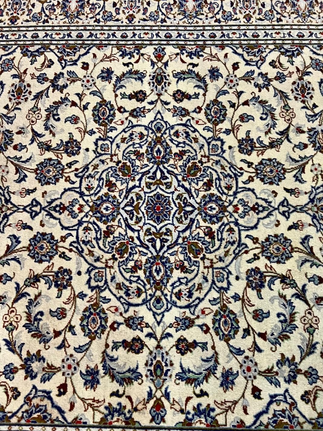فرش دستباف ۹متری اردکان یزد|فرش|شیراز, زرگری|دیوار