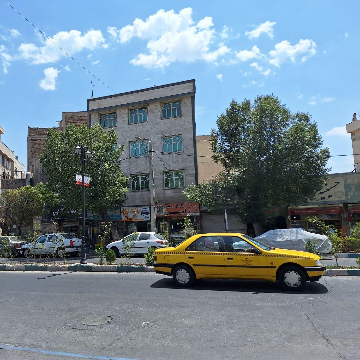 ۴۹ متری اداری/بر آذربایجان/تابلوخور/پارکینگ سندی|فروش دفتر کار، اتاق اداری، مطب|تهران, آذربایجان|دیوار
