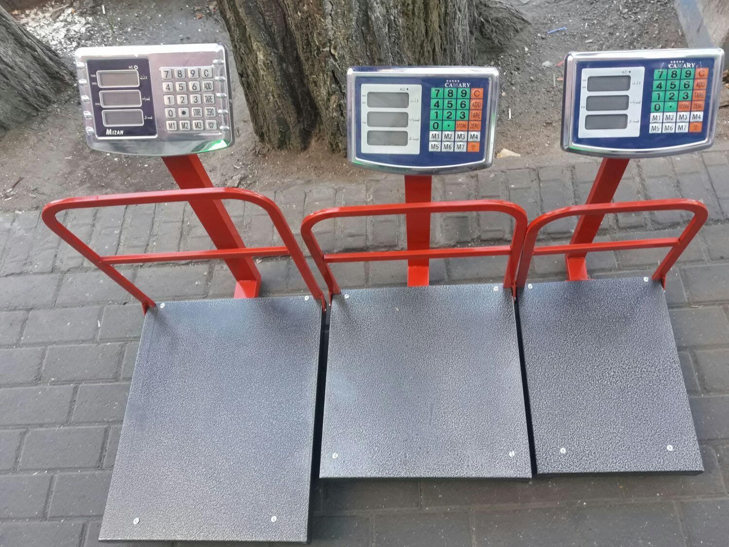 باسکول ۲۰۰ کیلویی ۴۰در۴۰|فروشگاه و مغازه|تبریز, |دیوار