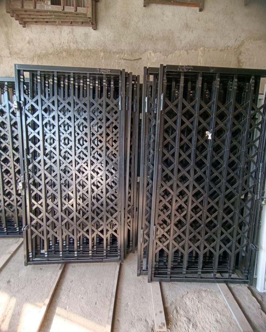 حفاظ اکاردئونی/درب اکاردیونی/سه گل تمام گل|مصالح و تجهیزات ساختمان|کرج, گلشهر|دیوار