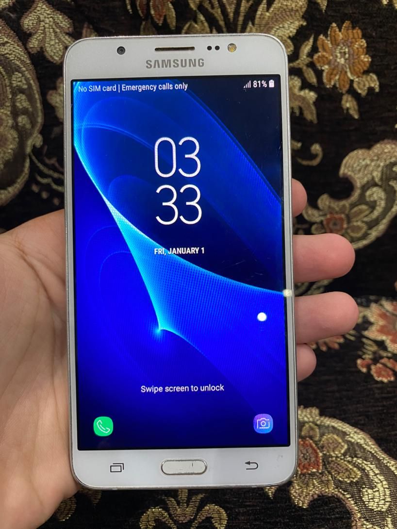 سامسونگ Galaxy J7 (2016) با حافظهٔ ۱۶ گیگابایت|موبایل|زیرآب, |دیوار