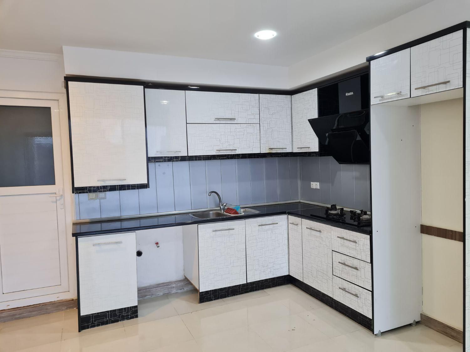 فروش آپارتمان یک خواب برج دوقلو آپادانا|فروش آپارتمان|قشم, |دیوار