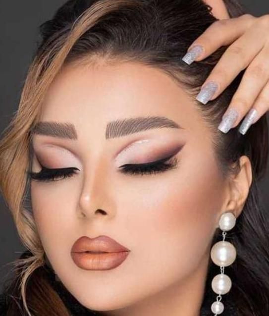 استخدام ناخنکار حرفه ای و کاملا مسلط|استخدام درمانی، زیبایی، بهداشتی|تهران, امام حسین(ع)|دیوار