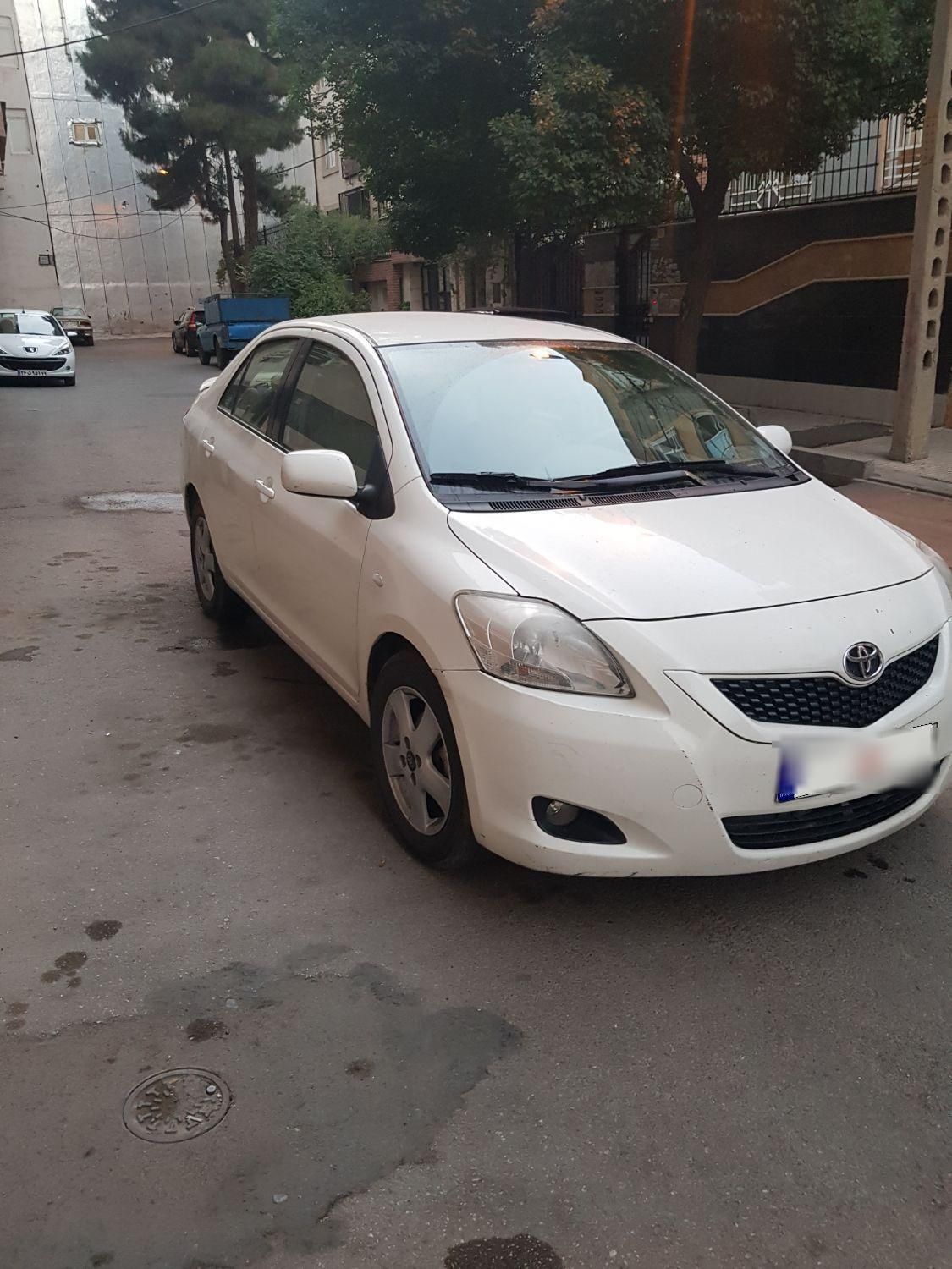 تویوتا یاریس صندوق دار 1300cc، مدل ۲۰۱۰|خودرو سواری و وانت|قزوین, |دیوار