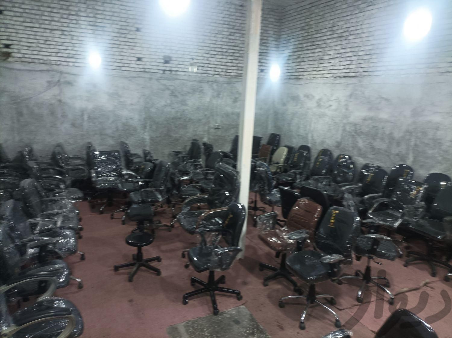 صندلی اداری چرخدار جکدار گردان|صندلی و نیمکت|مشهد, محله طلاب|دیوار
