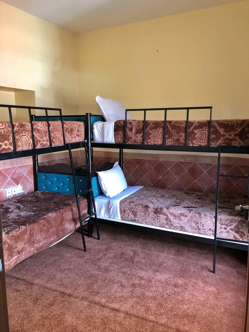 خوابگاه دخترانه در اقامتگاه سنتی|اجارهٔ کوتاه‌مدت آپارتمان و سوئیت|شیراز, سیاه سنگ|دیوار