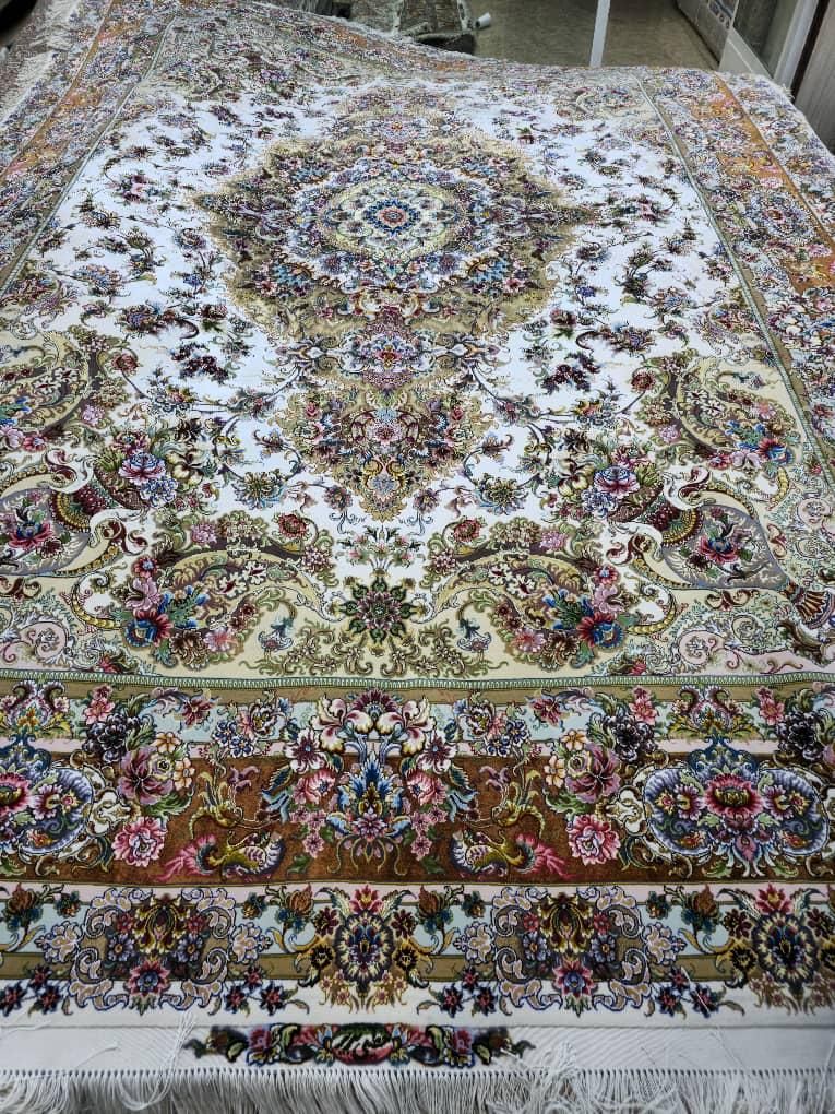 9 متری خطیبی گلدانی کف ابریشم 60 رج|فرش|تهران, فرمانیه|دیوار