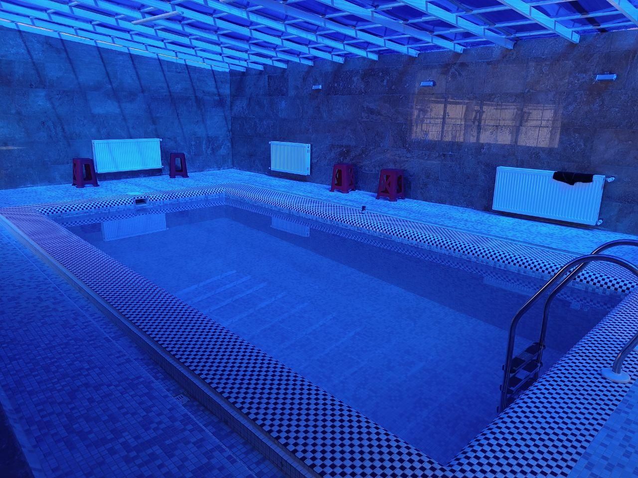 ویلای استخردار بر ساحل حاجی بکنده|اجارهٔ کوتاه‌مدت ویلا و باغ|خشکبیجار, |دیوار