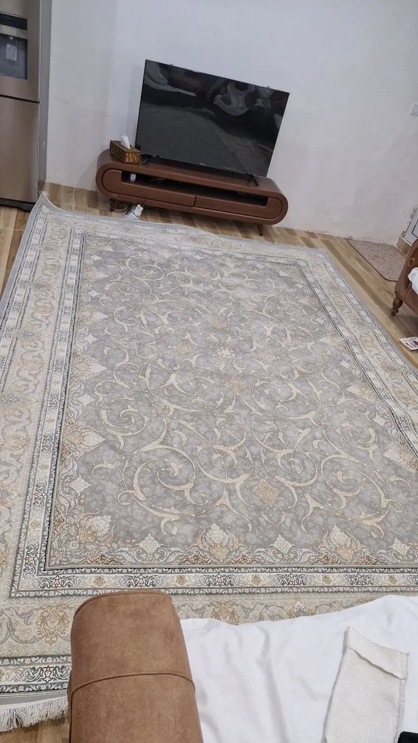 فرش ۱۰۰۰ شانه یکسال کارکرده|فرش|کرج, کلاک بالا|دیوار