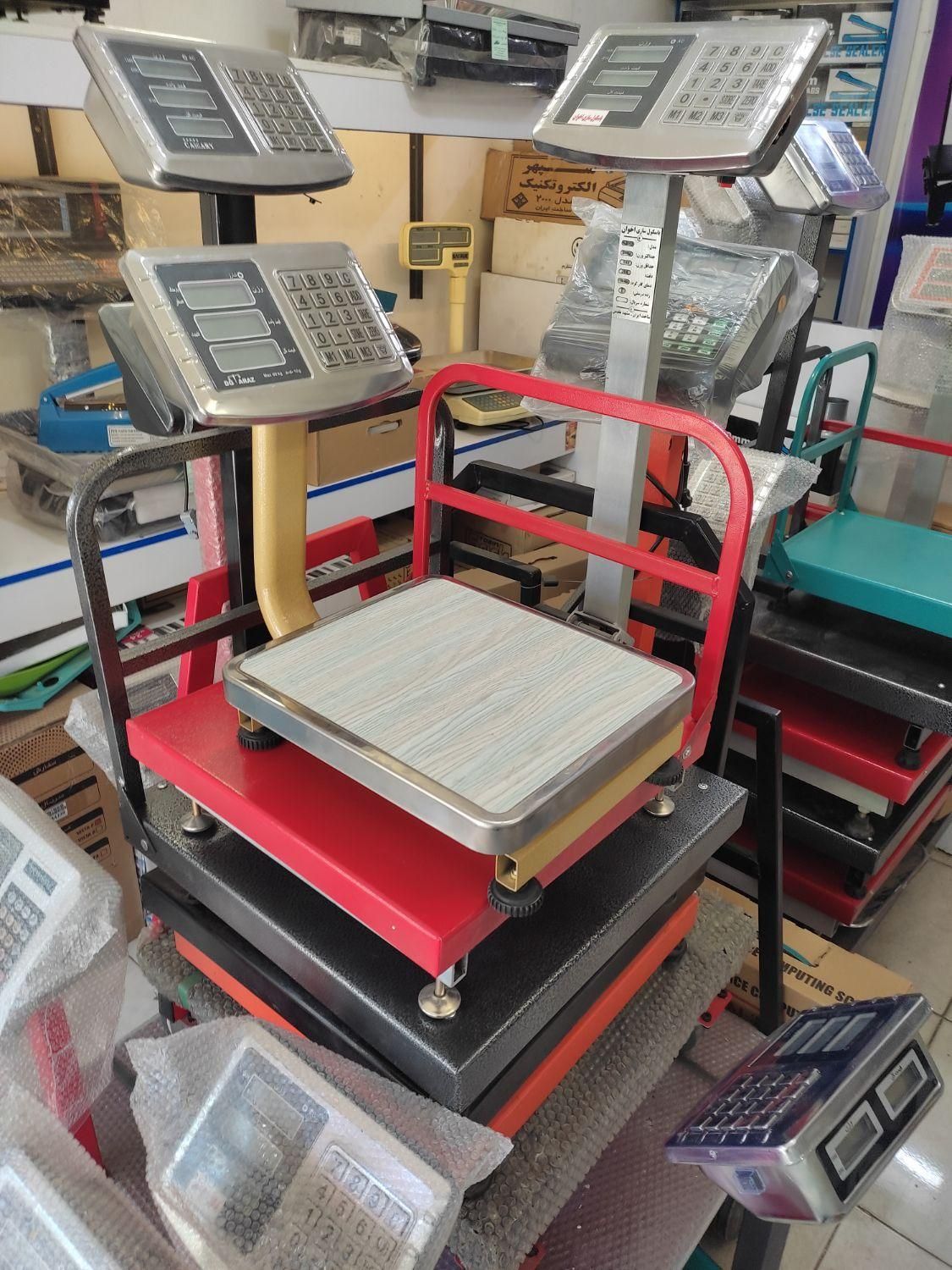 باسکول ۱۵۰ و ۲۰۰ کیلوگرم کمری ومحک|فروشگاه و مغازه|مشهد, ایثارگران|دیوار