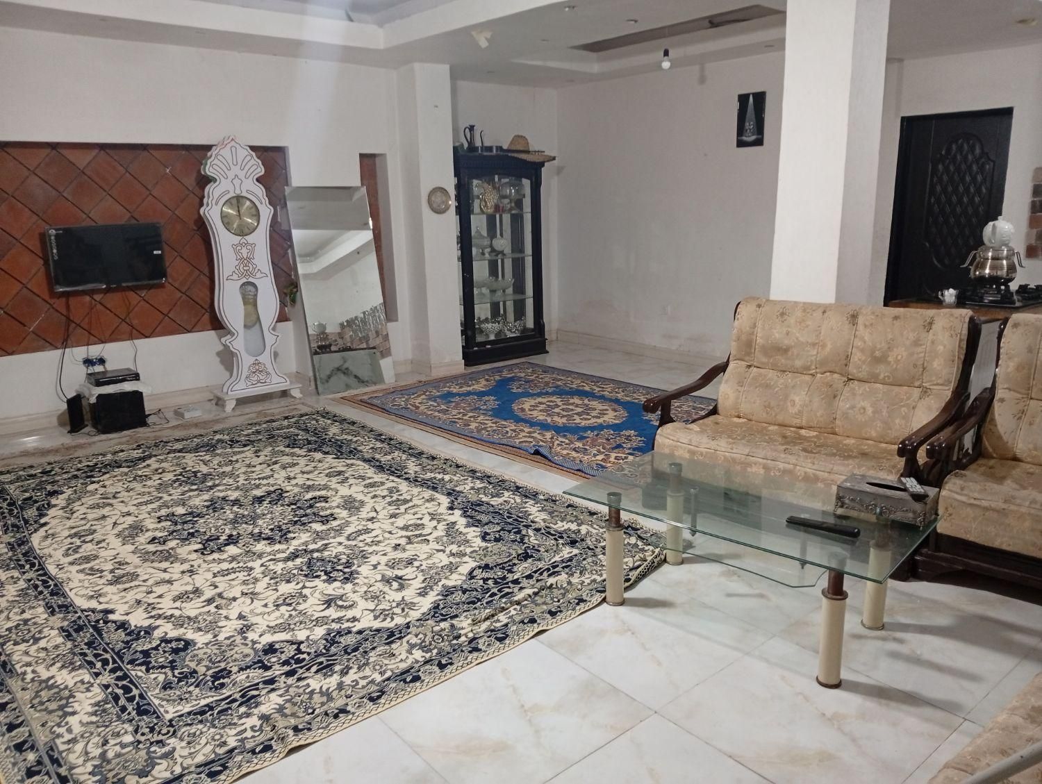 ویلا دوخوابه پارکینگ دار|اجارهٔ کوتاهمدت آپارتمان و سوئیت|چالوس, |دیوار