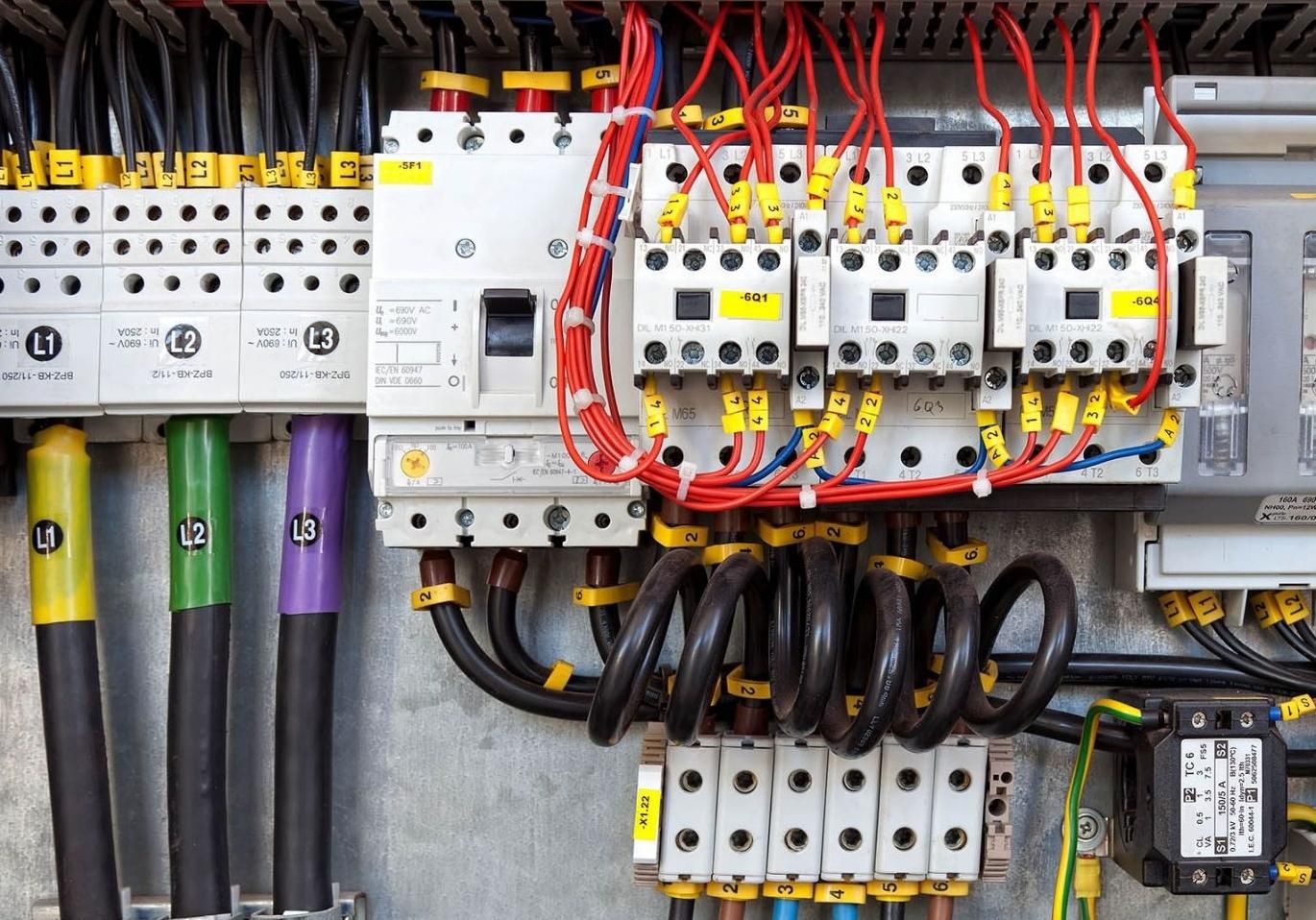 برقکار،برقکاری و تعمیرات برق|خدمات پیشه و مهارت|اهواز, شهرک دانشگاه|دیوار