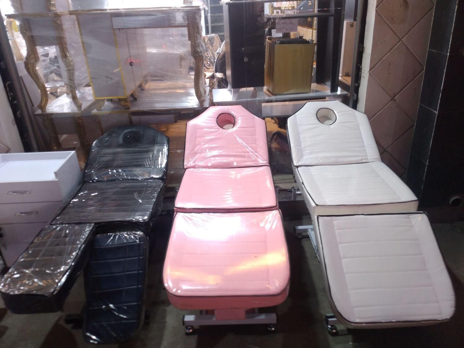 آرم رست تخت چهار تیکه تاتو|آرایشگاه و سالنهای زیبایی|رشت, چله خانه|دیوار