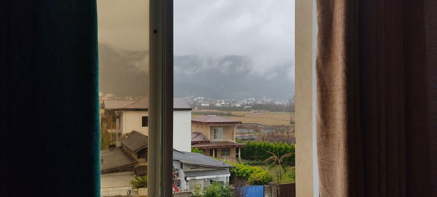 سوییت نوساز با ویو جنگل و دریا|اجارهٔ کوتاه‌مدت آپارتمان و سوئیت|تنکابن, |دیوار