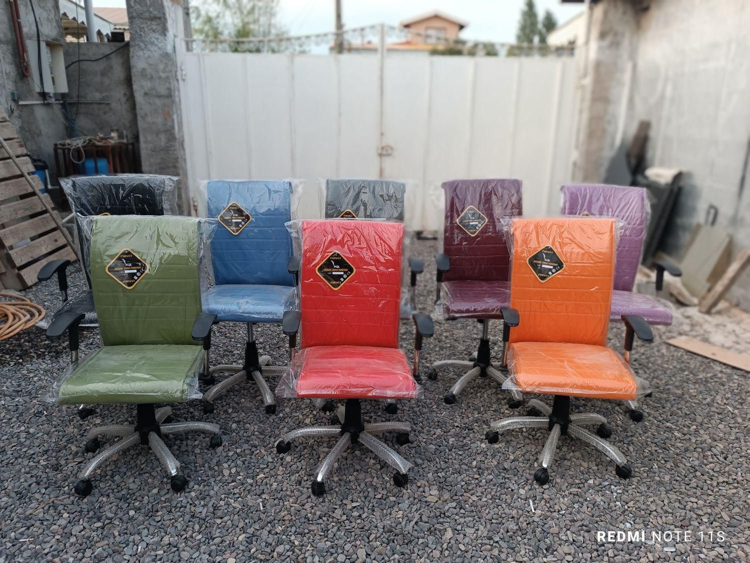 صندلی کارمندی کرکره|صندلی و نیمکت|رشت, معلم|دیوار