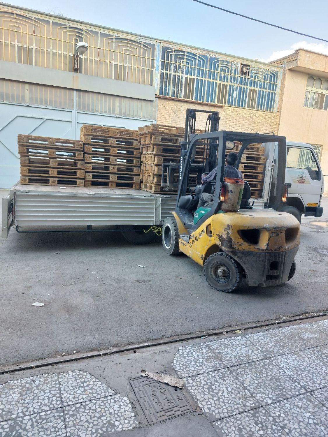 حمل بار با کامیونت خاور هیوندا بغل بازشو|خدمات حمل و نقل|خمینی‌شهر, |دیوار