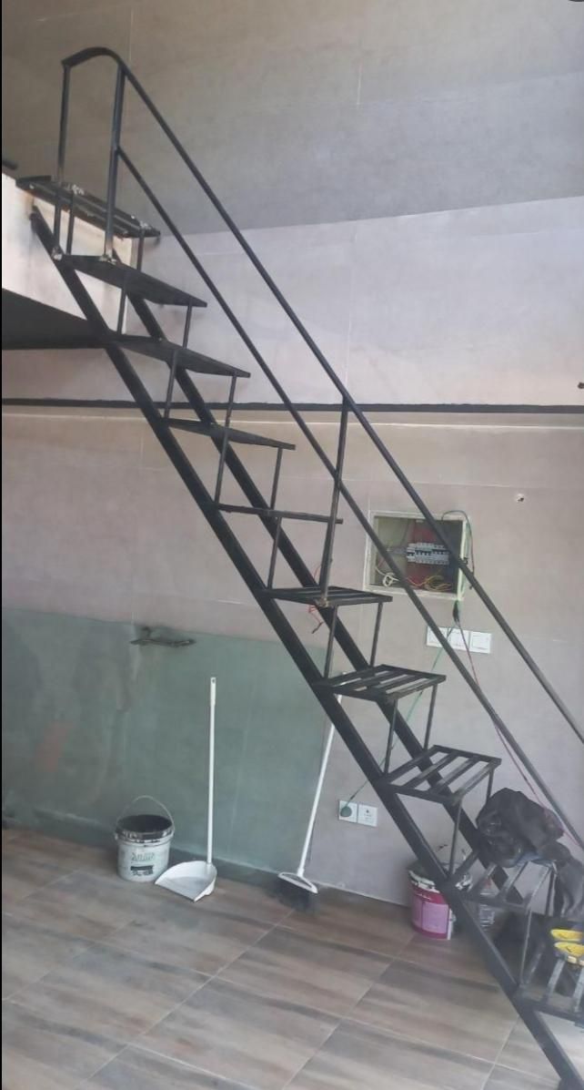 پله گرد۵،پله صاف۵،پله گردون۵،پله پیچ۵،پله اهنی۵|مصالح و تجهیزات ساختمان|کرج, کمال‌شهر|دیوار