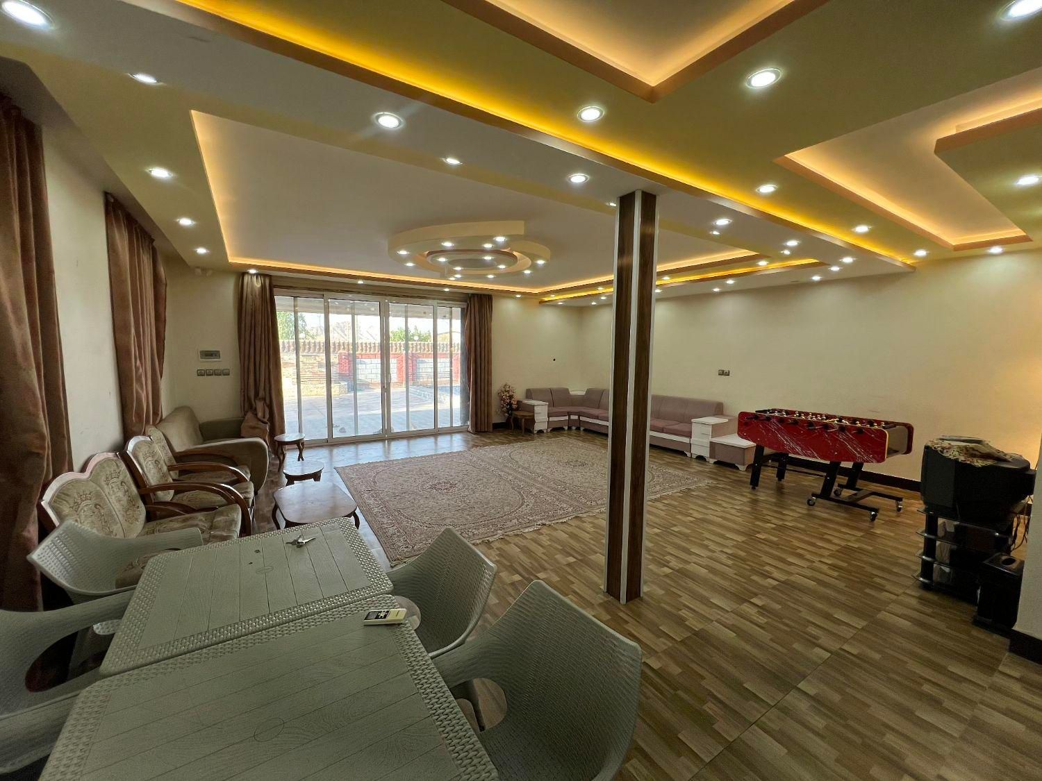 تک خواب با استخر ابگرم و فوتبال دستی|اجارهٔ کوتاه‌مدت ویلا و باغ|اصفهان, بهارستان|دیوار