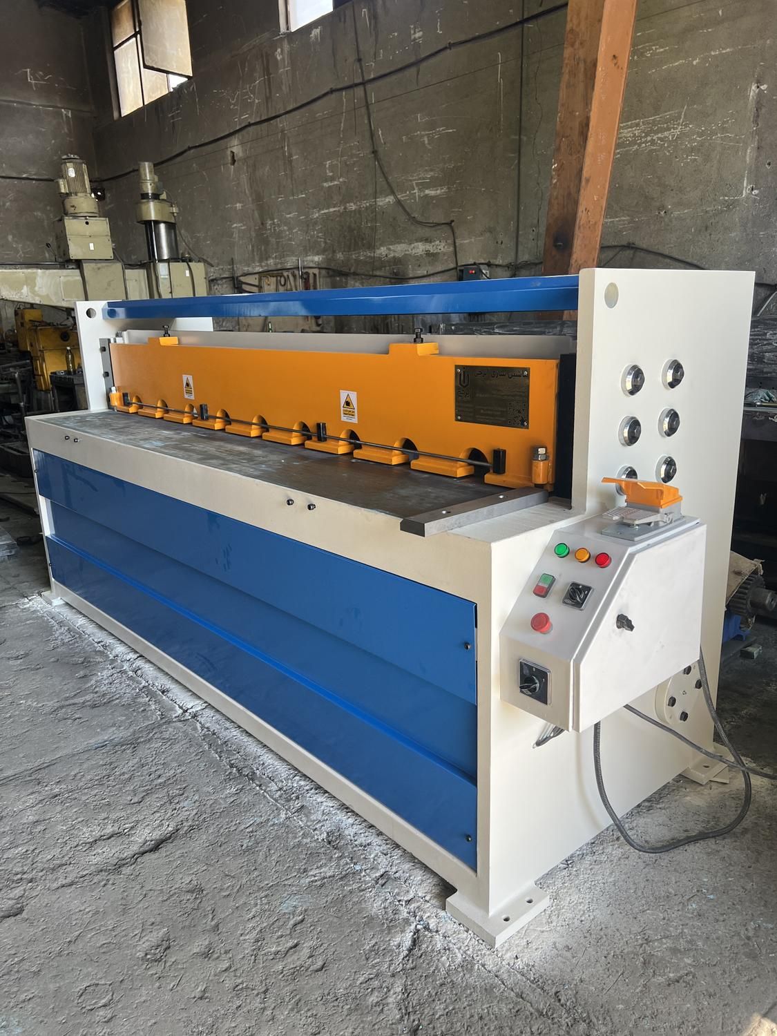 گیوتین ۲.۵ متر ۴ میل سفارشی ساز|ماشین‌آلات صنعتی|تهران, دهکده المپیک|دیوار