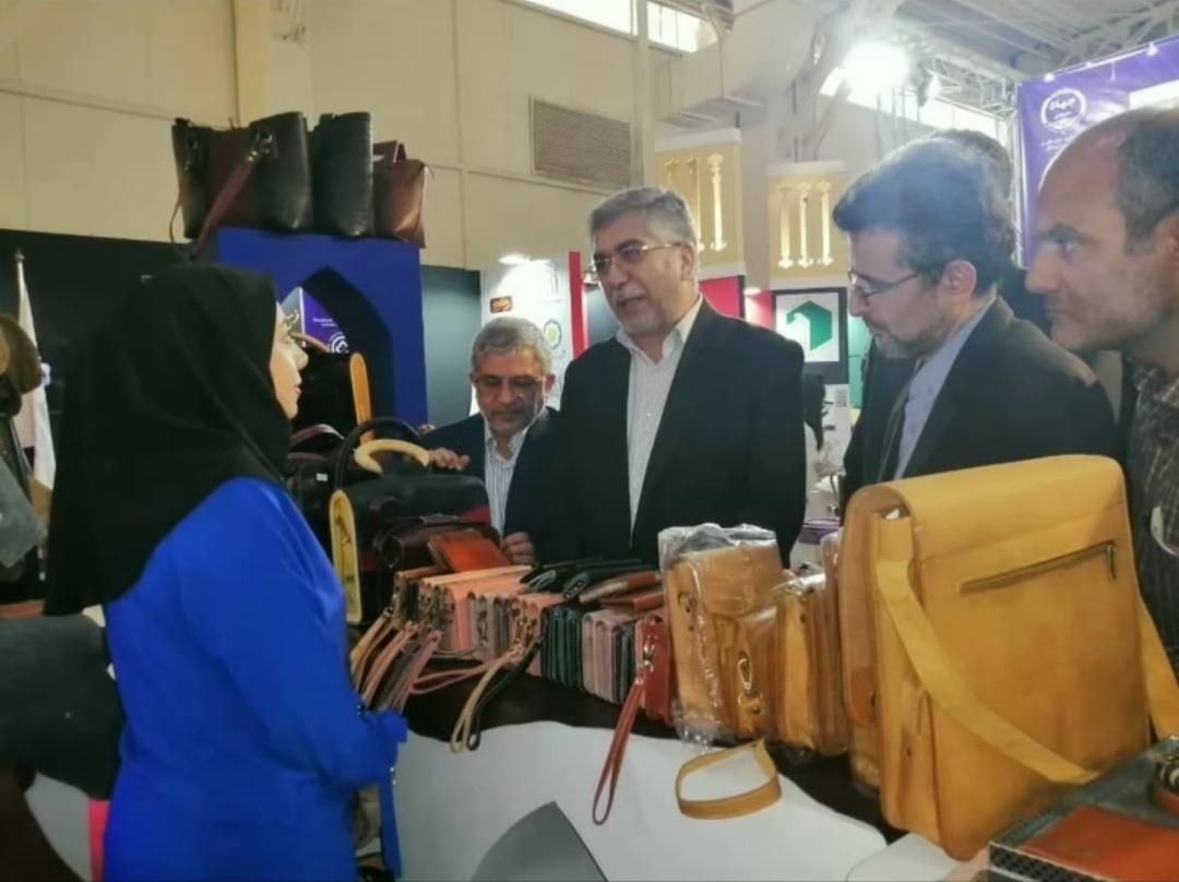آموزش صفر تا صد تولیدات چرمی دست دوز|خدمات آموزشی|کرمانشاه, |دیوار